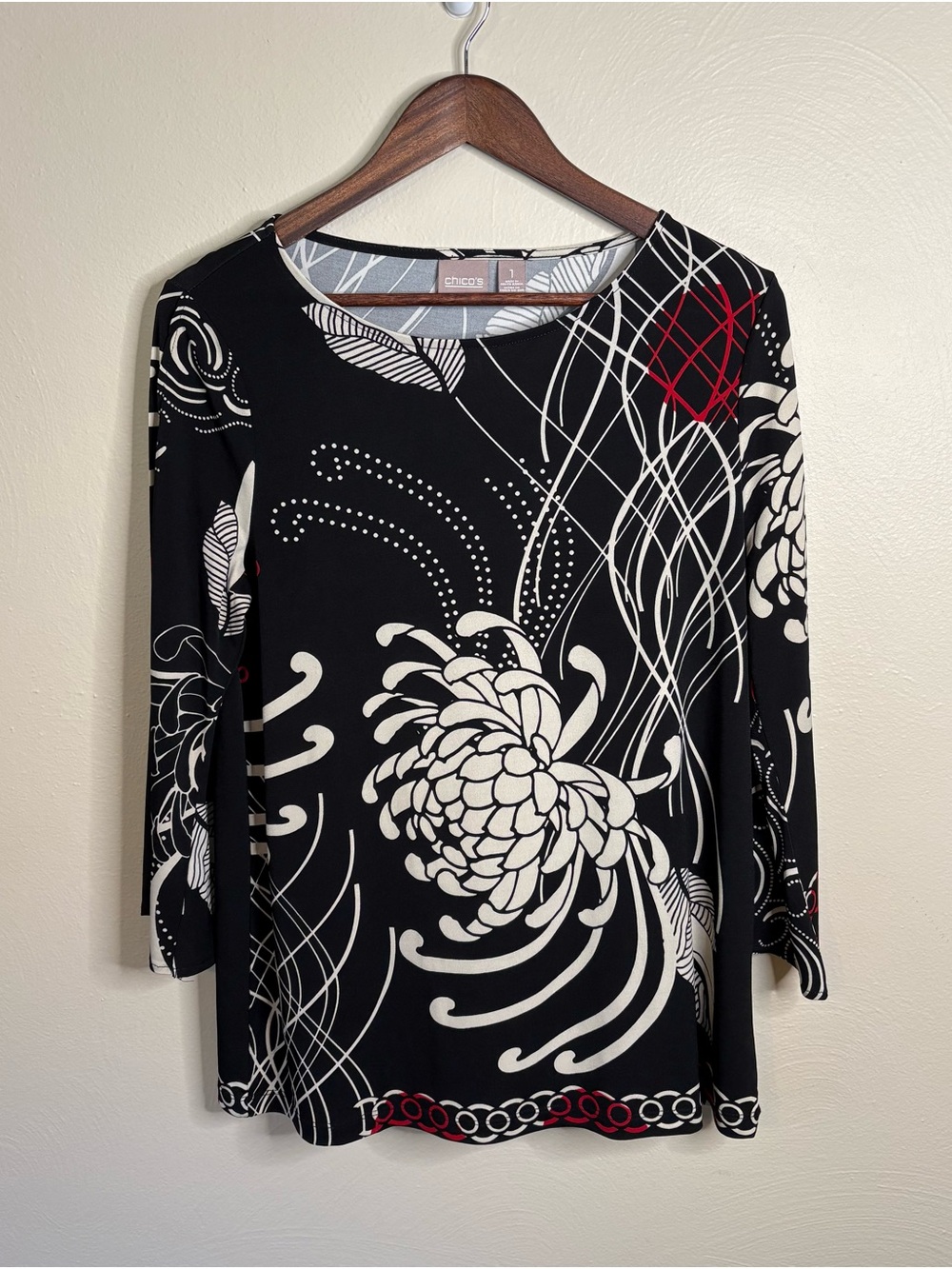 Chico’s Top Sz. 1 (M) Black White Abstract Floral 3/4 Sleeve Stretch Career Wear